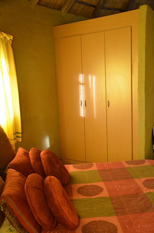 Bama Lodge Rietfontein Rom bilde