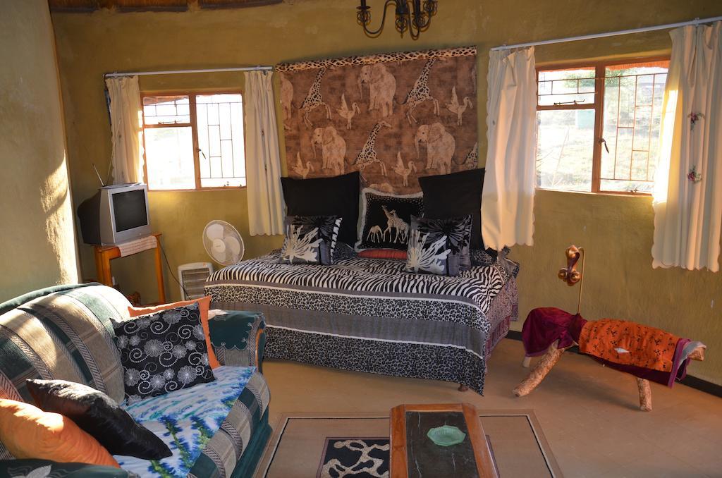 Bama Lodge Rietfontein Rom bilde